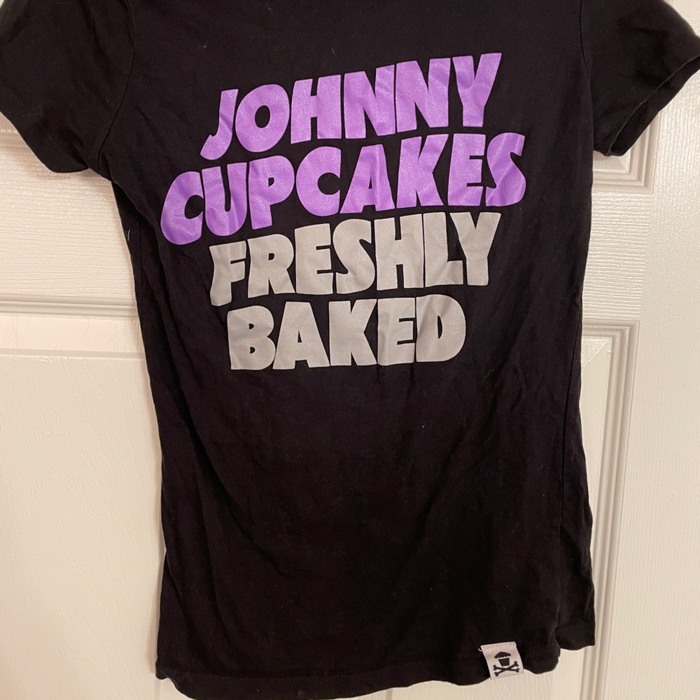 johnny cupcakes
